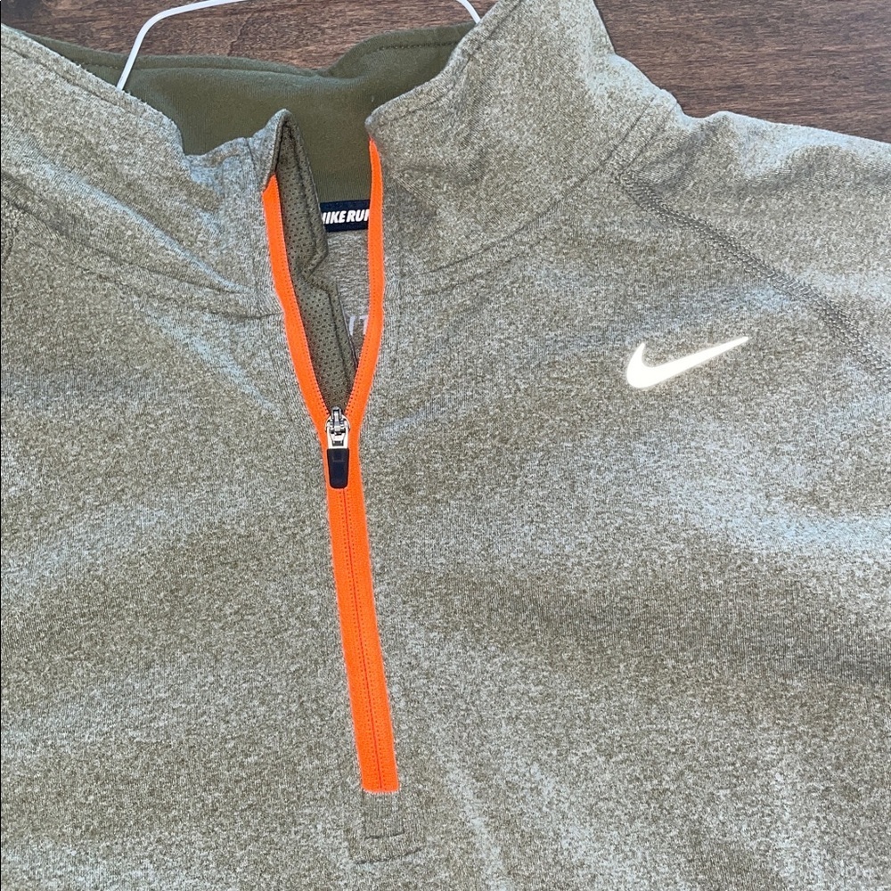 Nike Men’s dri fit half zip - Picture 2 of 5